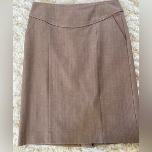 Banana Republic Light brown tan pencil skirt stretch size 2
